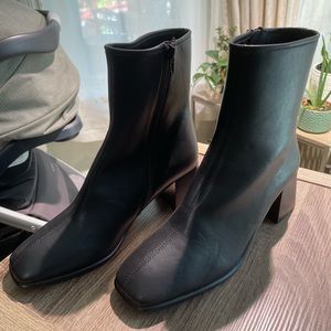 Jeffrey Campbell Troye booties sz 8.5